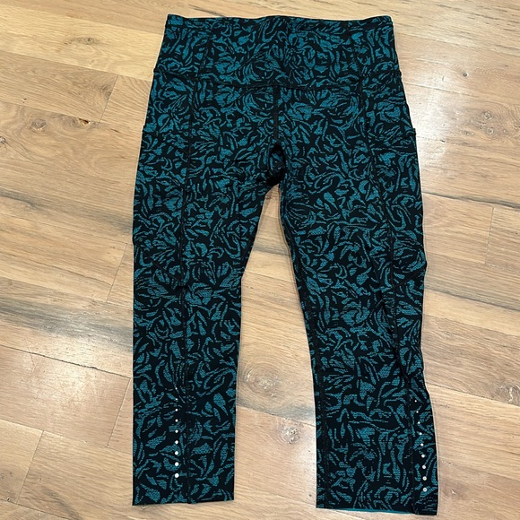 RARE SET! Lululemon Fast & Free Crop (19") & Energy Bra - Picture 5 of 11